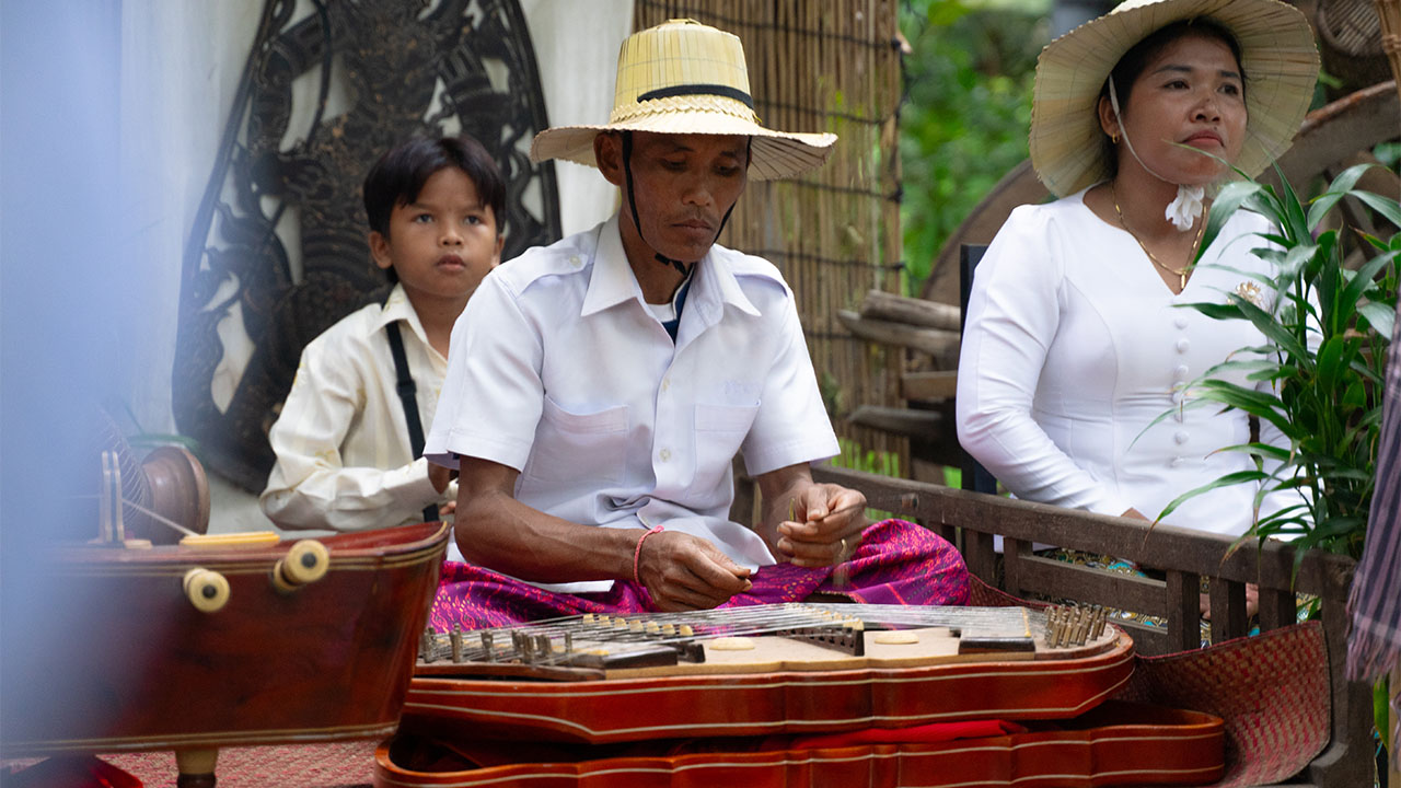 Cambodia Instrument